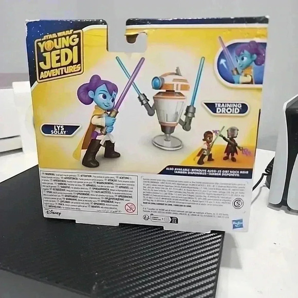 Star Wars Young Jedi PopUp Lightsaber Duel Lys Solay & Training Droid New In Box - Picture 2 of 2